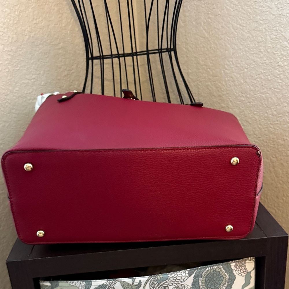 Elegant Red Tote Bag by - Picture 6 of 7